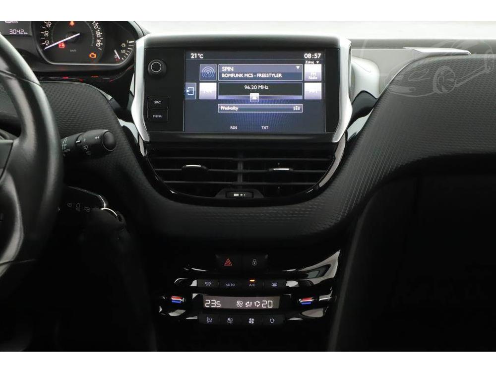 Peugeot 2008 1.2 PureTech, Style