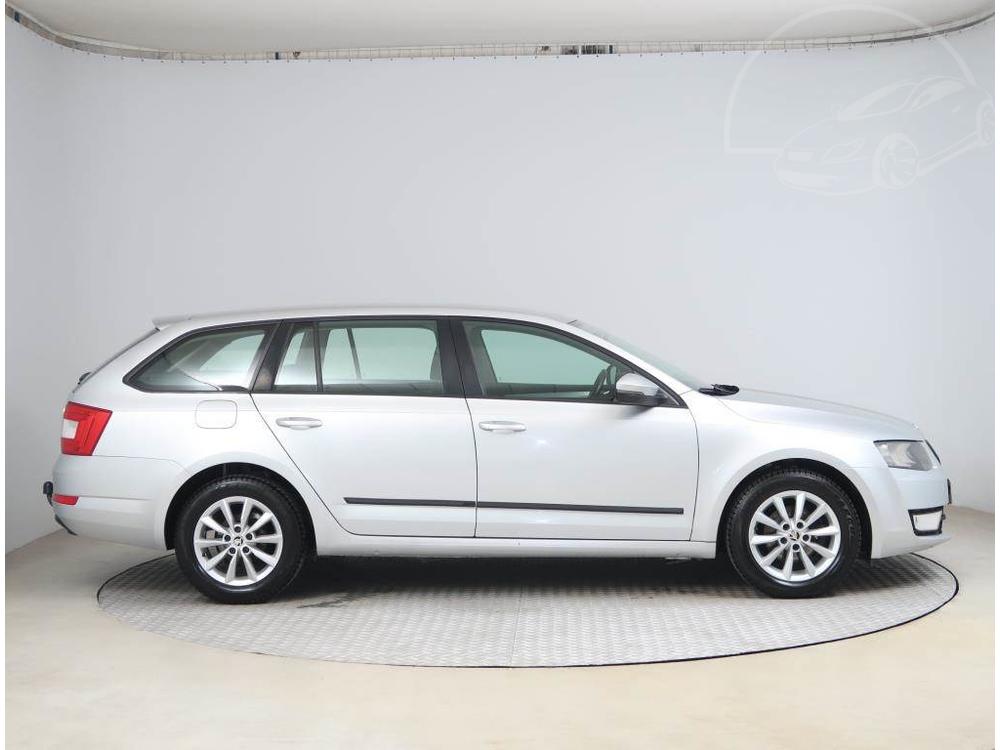 koda Octavia 1.6 TDI, R,2.maj, Serv.kniha