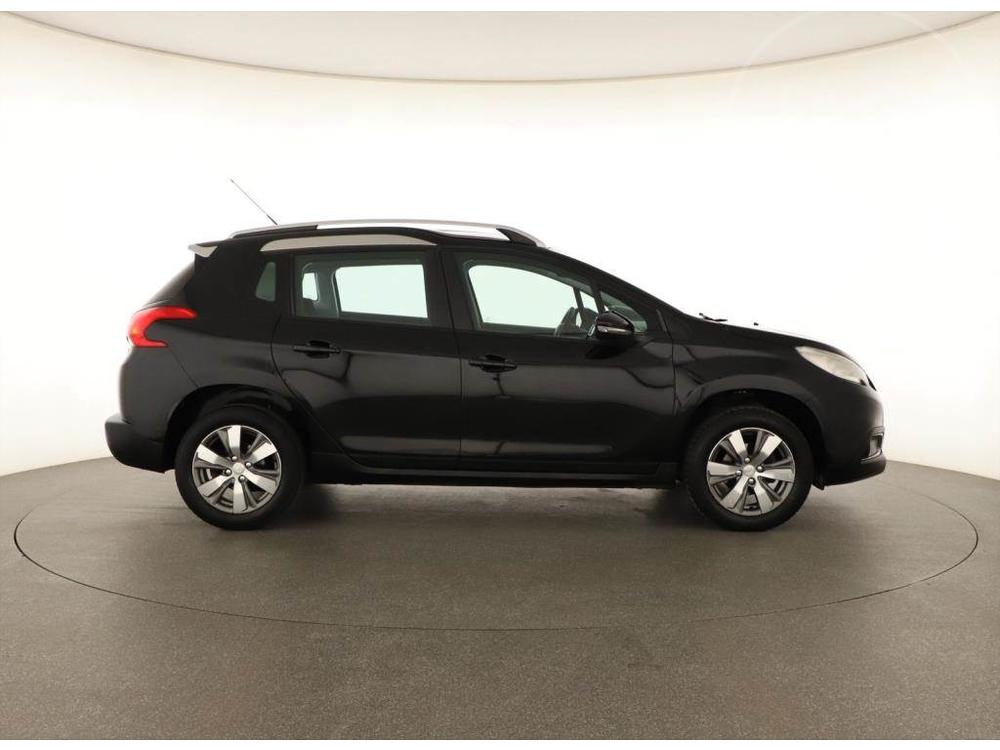 Peugeot 2008 1.2 PureTech, NOV CENA, Navi