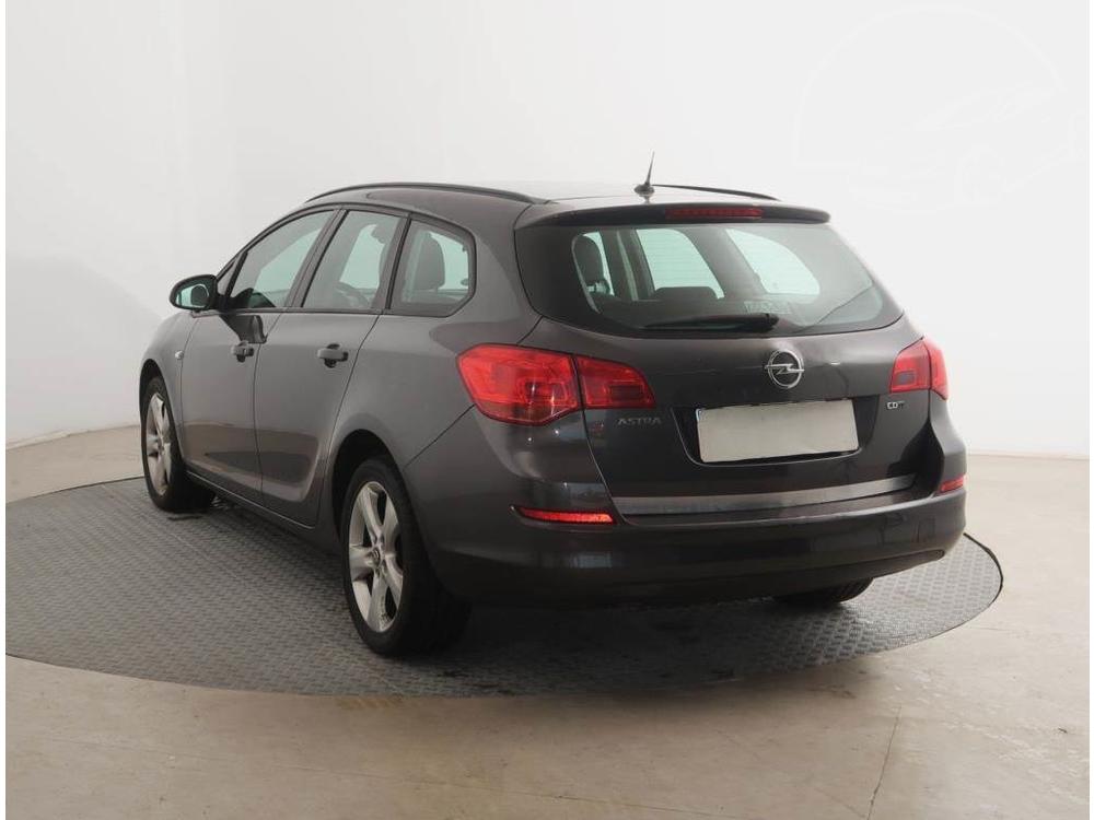 Opel Astra 1.7 CDTI, rezervace