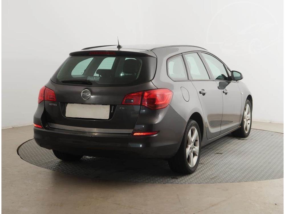 Opel Astra 1.7 CDTI, rezervace