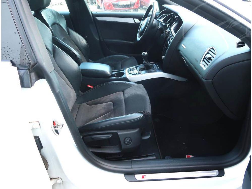 Audi A5 2.0 TDI, S-Line, Serv.kniha