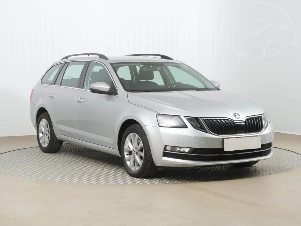 Škoda Octavia 2.0 TDI, Automat, ČR,1.maj