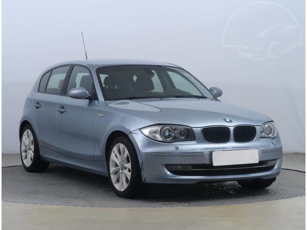 BMW 120 120d, Xenony