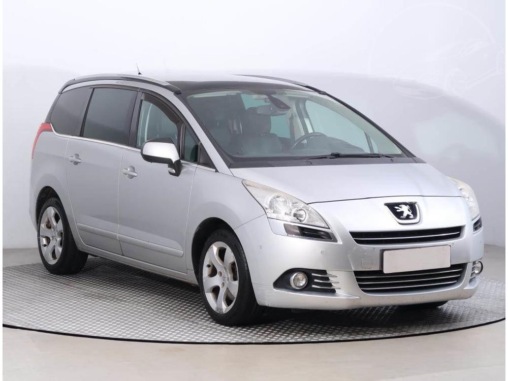 Peugeot 5008 2.0 HDI, 7 míst, Navi