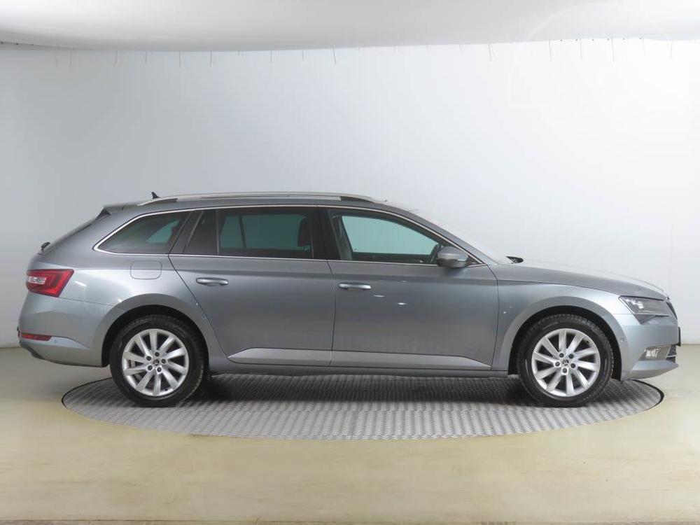 koda Superb 1.6 TDI, Style, NOV CENA