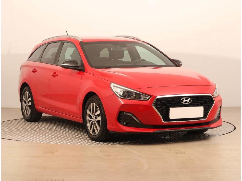 Prodm Hyundai i30 1.4 T-GDI, Serv.kniha, Klima