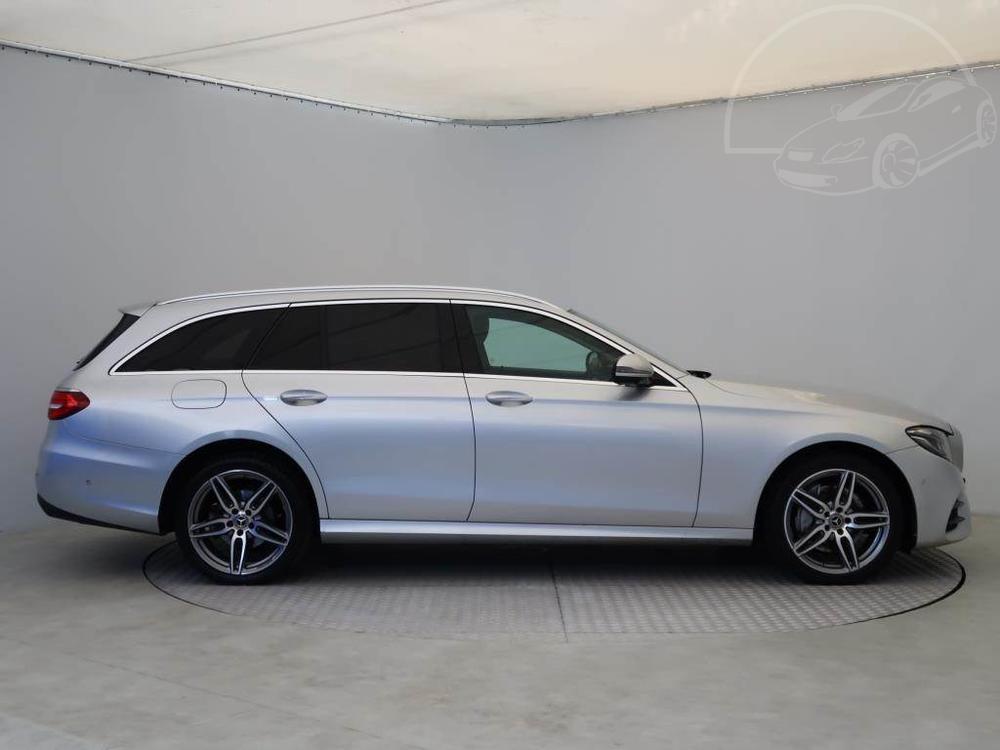 Mercedes-Benz E 220 220 d 4MATIC, AMG Paket