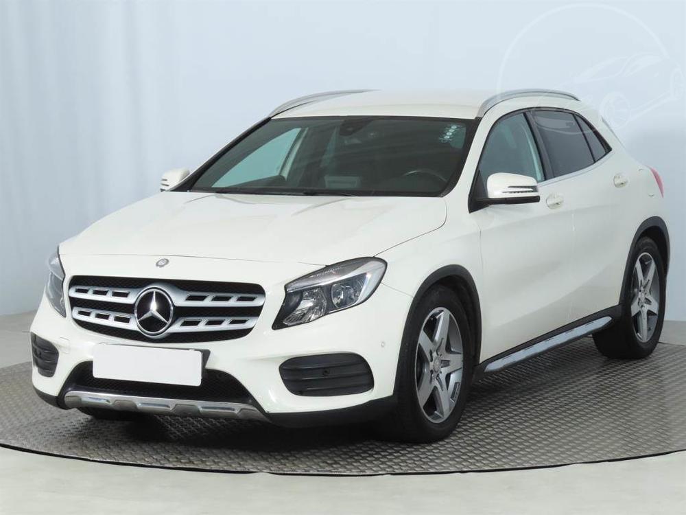 Mercedes-Benz GLA 220d 4MATIC, NOVÁ CENA, 4X4