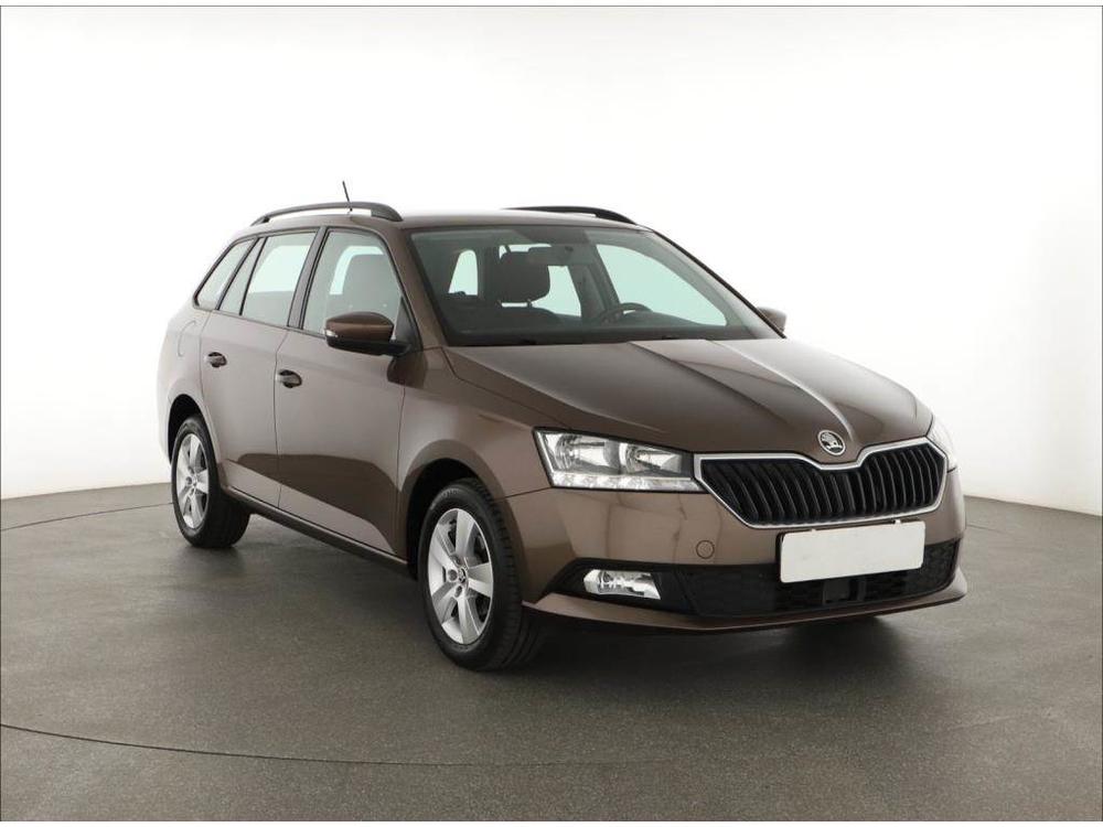 Škoda Fabia 1.0 TSI, ČR,1.maj, Serv.kniha