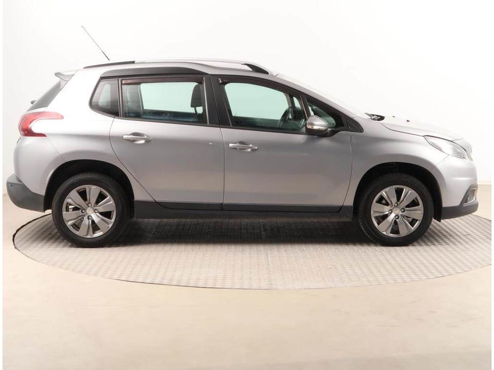 Peugeot 2008 1.2 PureTech, NOV CENA, R