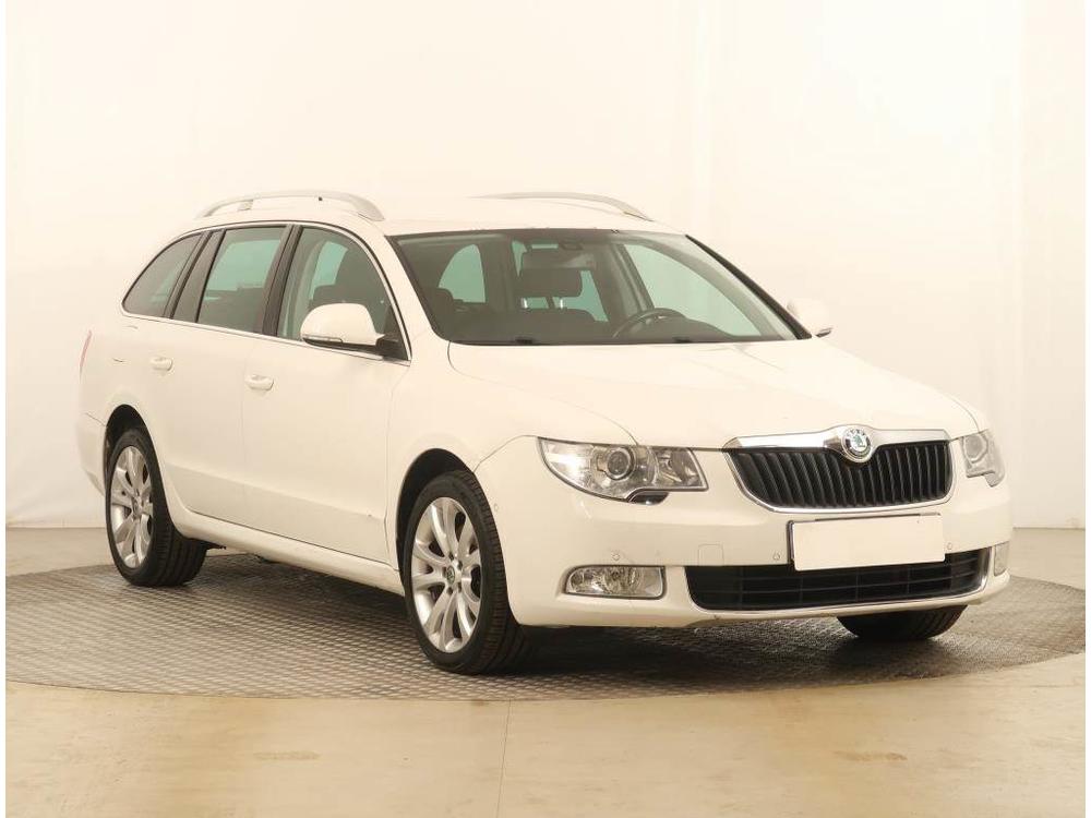 Škoda Superb 1.4 TSI, Xenony