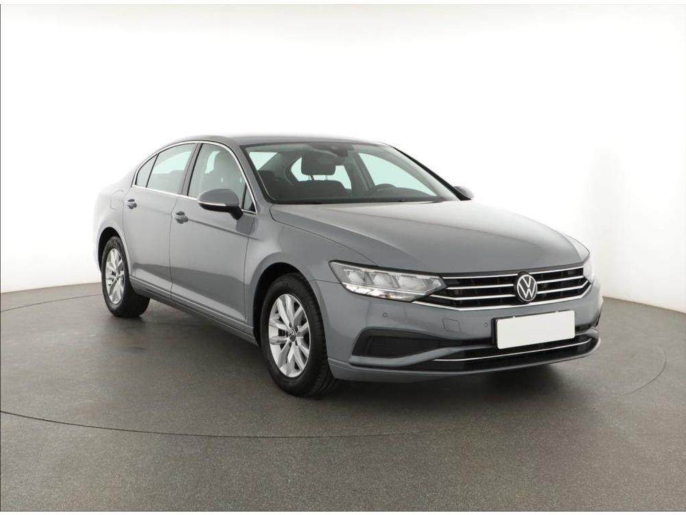 Volkswagen Passat 1.5 TSI, ČR,1.maj