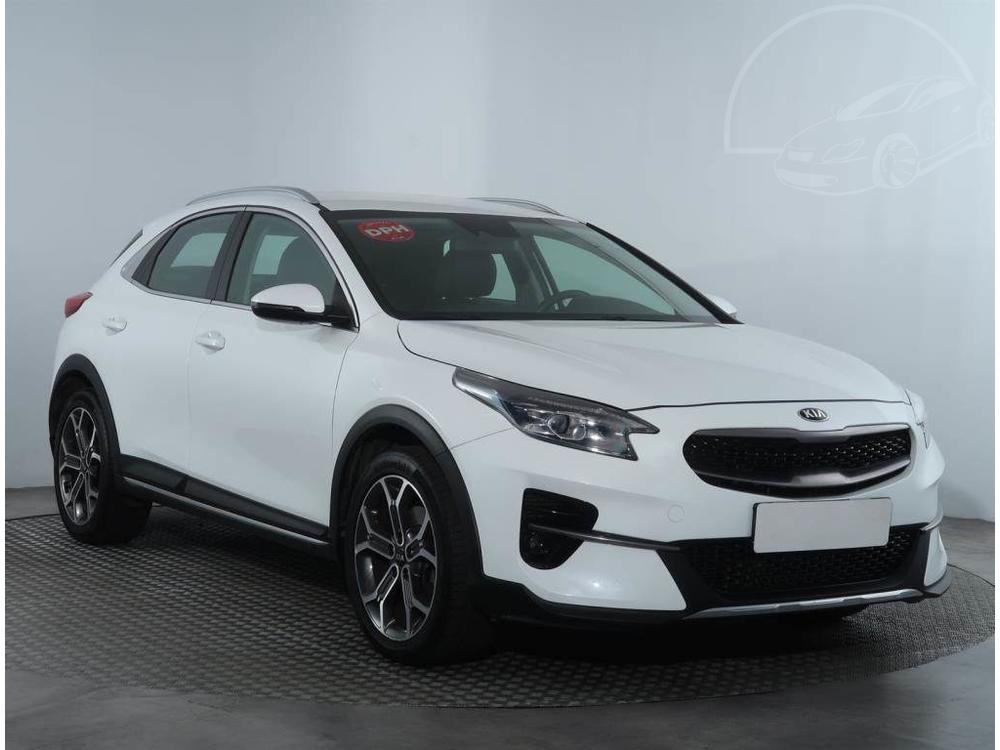 Kia XCeed 1.4 T-GDI, Gold, Serv.kniha