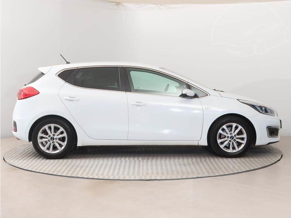 Kia Ceed 1.6 i, Serv.kniha, Klima