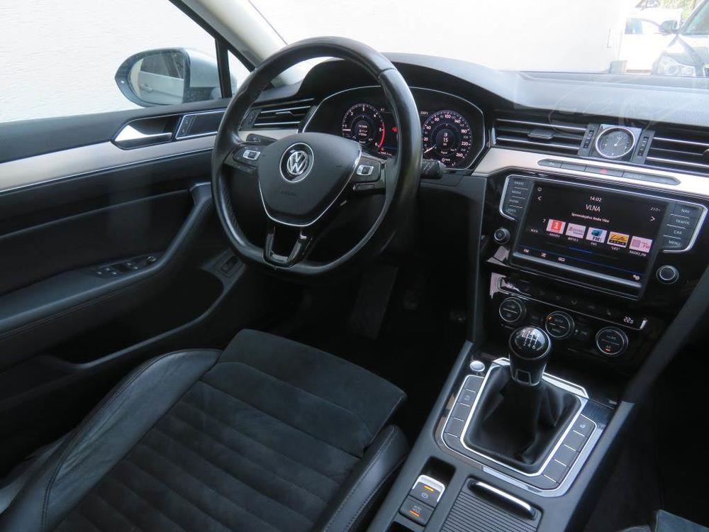 Volkswagen Passat 1.6 TDI, Ke, Navi