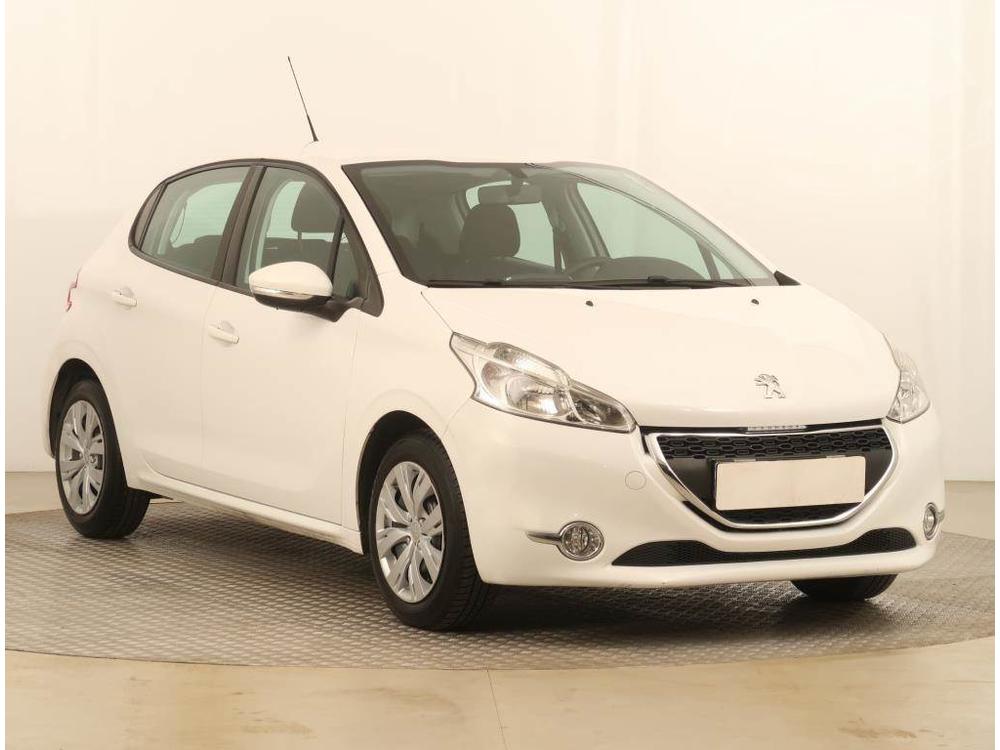 Peugeot 208 1.2 PureTech, ČR,2.maj