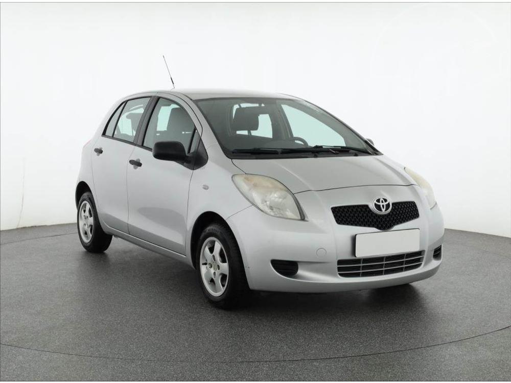 Toyota Yaris 1.0 VVT-i, po STK, pěkný stav