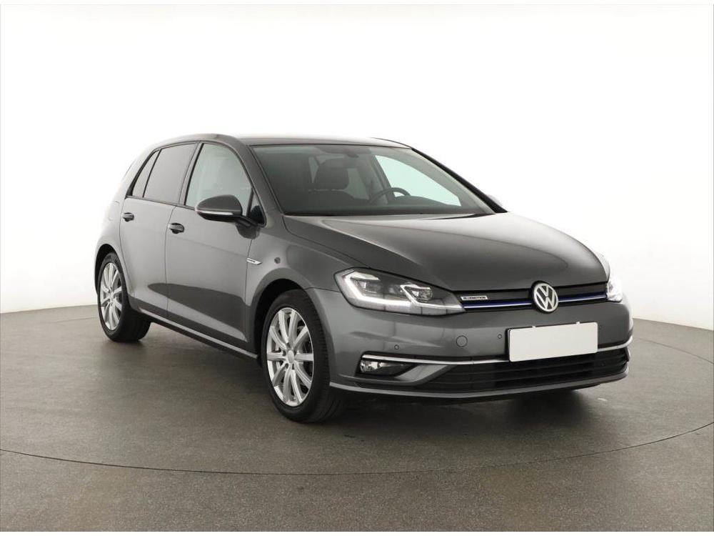 Prodm Volkswagen Golf 1.5 TSI, Automatick klima