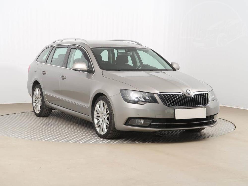 Škoda Superb 2.0 TDI, Automatická klima