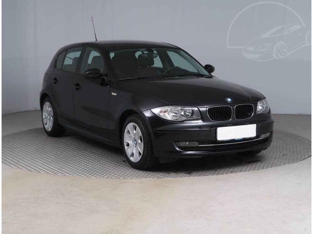 BMW 116 116i, Kožené sedačky, Klima