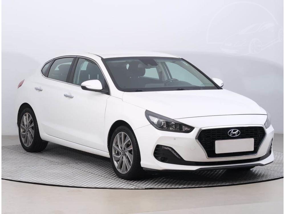 Prodm Hyundai i30 1.4 T-GDI, Serv.kniha, Navi