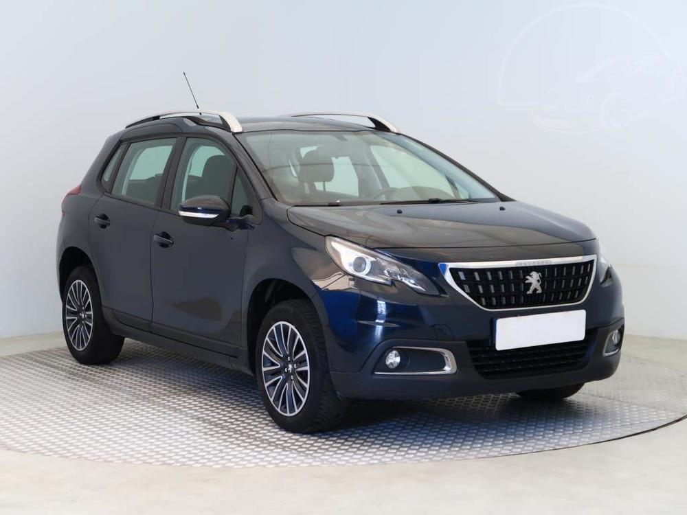 Peugeot 2008 1.2 PureTech, ČR,1.maj