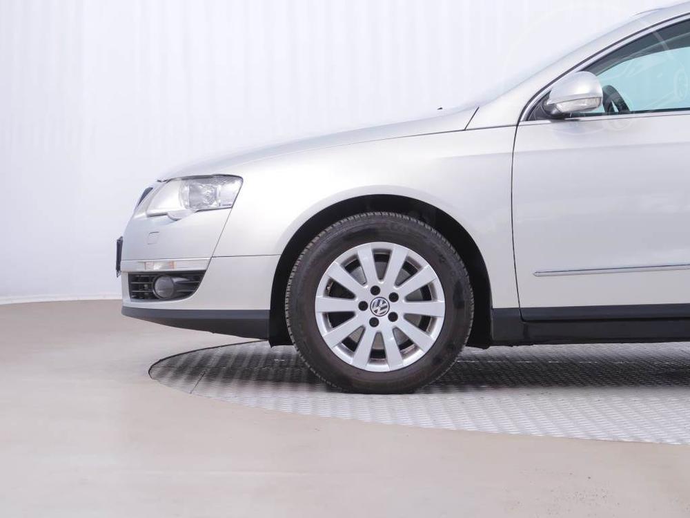 Volkswagen Passat 2.0 TDI, Serv.kniha, Xenony