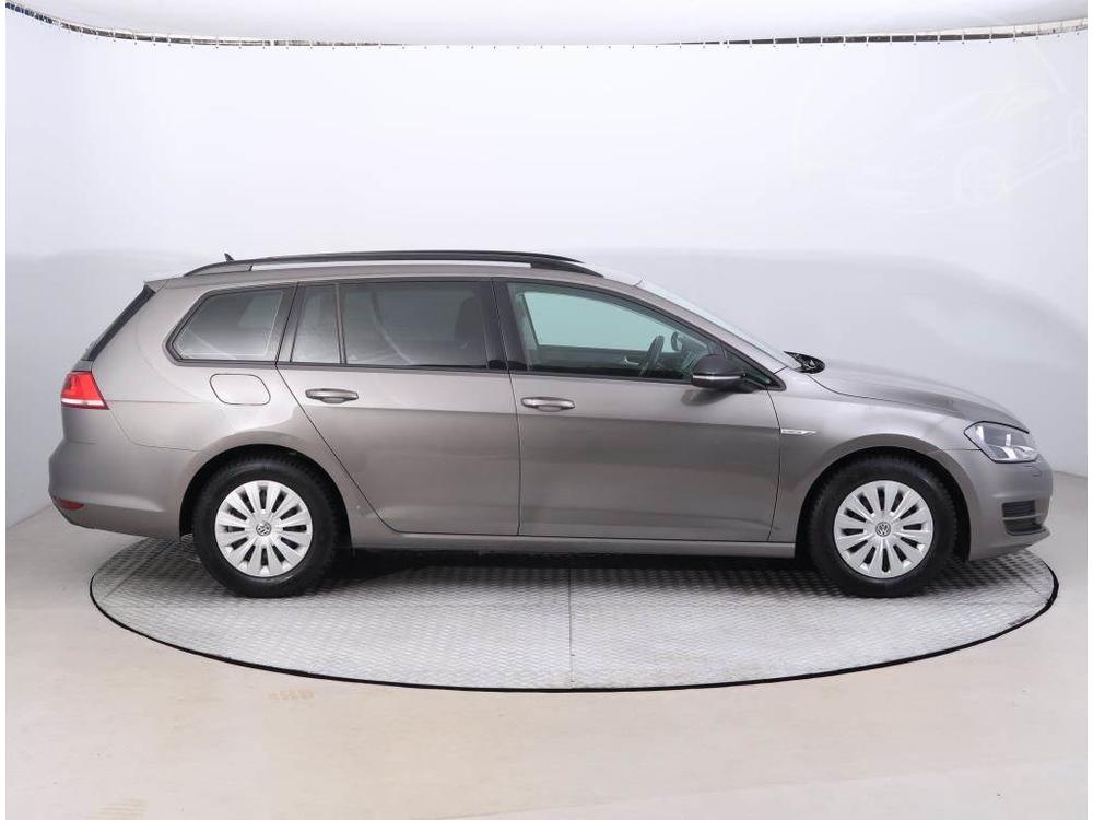 Volkswagen Golf 1.6 TDI, Serv.kniha, Navi