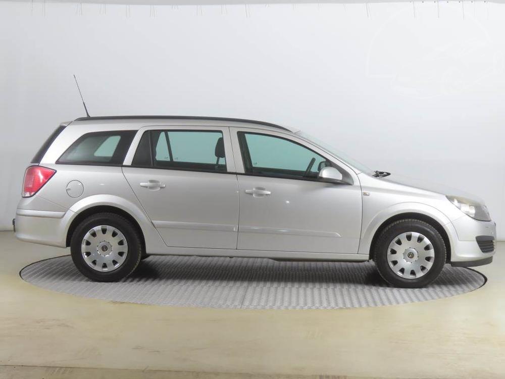 Opel Astra 1.3 CDTI, po STK, Tan