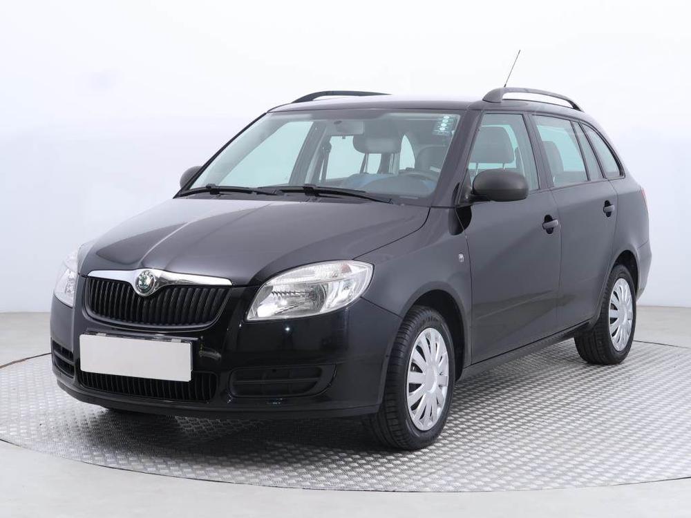 koda Fabia 1.2 12V, po STK, rezervace