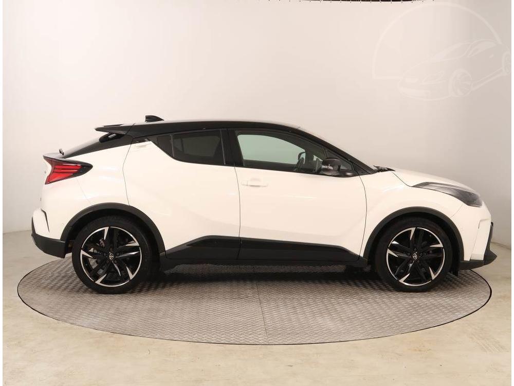 Toyota C-HR 1.8 Hybrid, Automat, R,2.maj