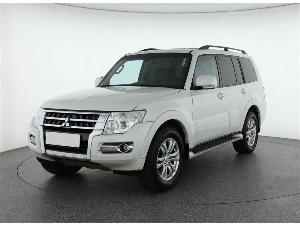 Prodm Mitsubishi Pajero 3.2 DI-D, NOV CENA, 4X4