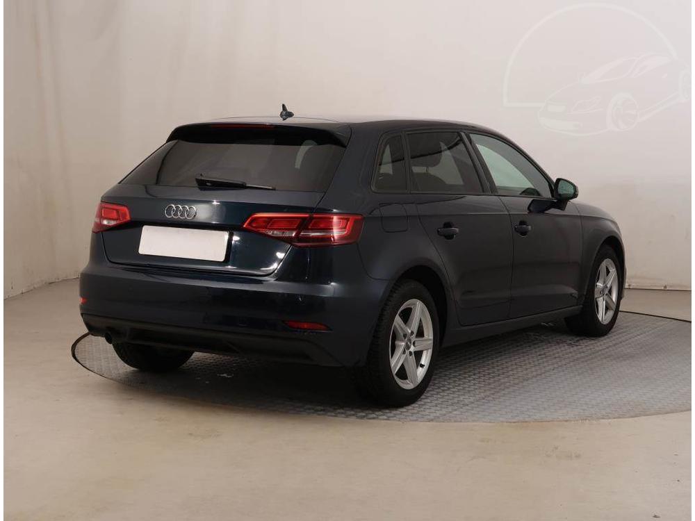 Audi A3 1.6 TDI, R,2.maj, Serv.kniha