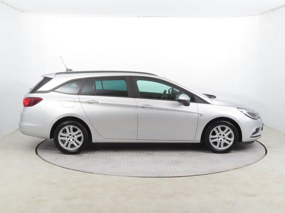 Opel Astra 1.6 CDTI, NOV CENA, R,2.maj