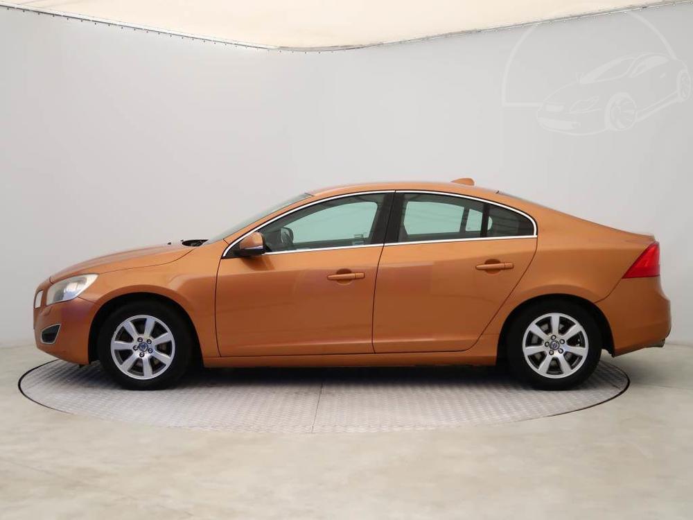 Volvo S60 2.4 D5, Serv.kniha