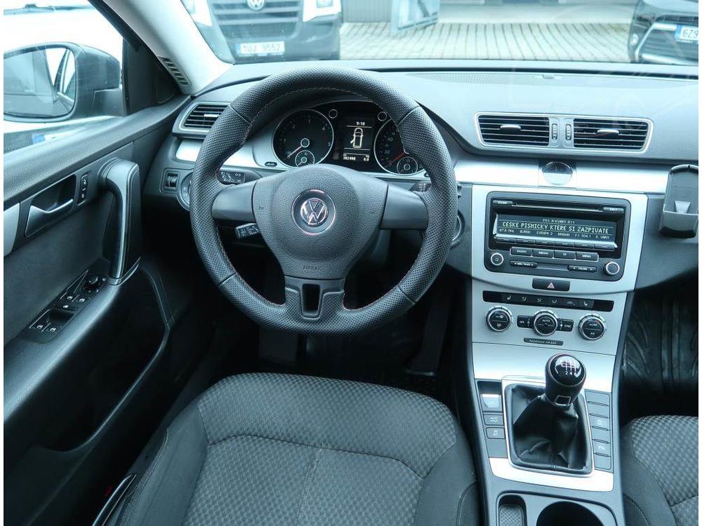 Volkswagen Passat 2.0 TDI, Serv.kniha, Xenony