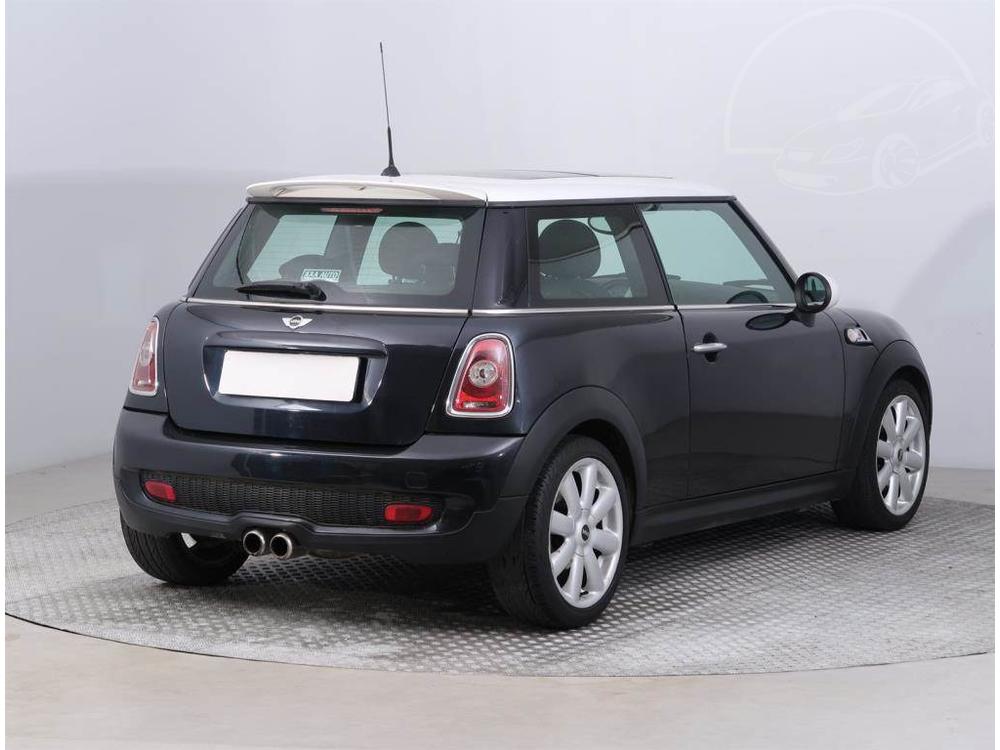 Mini Cooper Cooper S, Koen sedaky