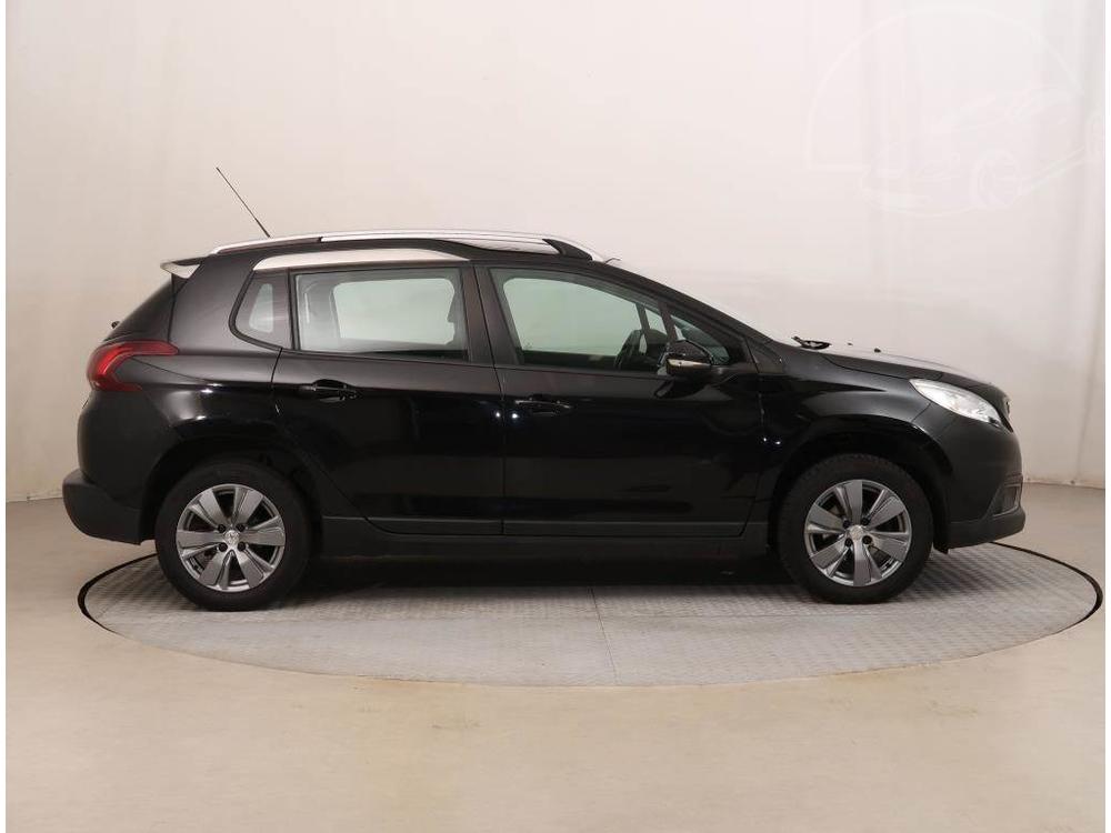 Peugeot 2008 1.2 PureTech, NOV CENA, R