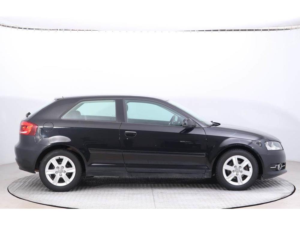 Audi A3 1.2 TFSI, Automatick klima