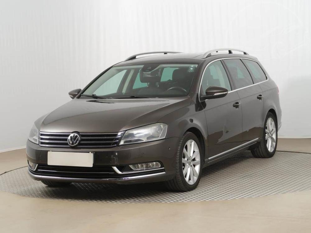 Volkswagen Passat 2.0 TDI, Serv.kniha, Navi