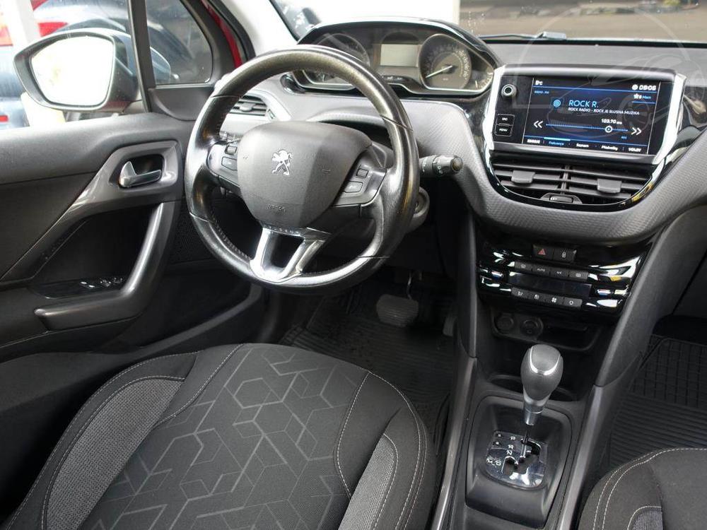 Peugeot 2008 1.2 PureTech, Automat