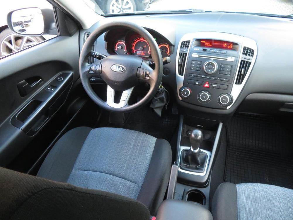 Kia Ceed 1.4 CVVT, Serv.kniha, Klima