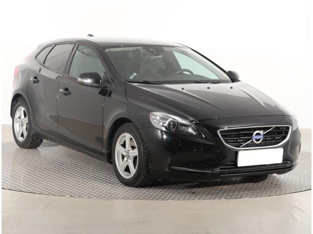 Prodm Volvo V40 2.0 D2, Serv.kniha, Xenony