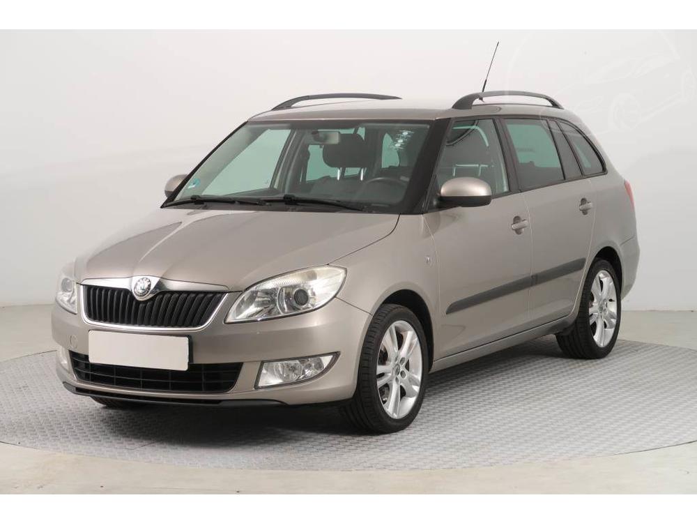 koda Fabia 1.2 TSI, Elegance, Serv.kniha