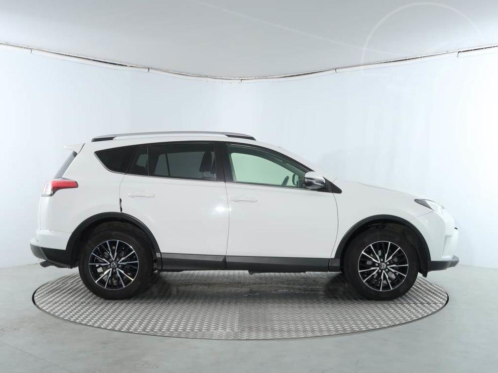 Toyota RAV4 2.0 D-4D, Serv.kniha