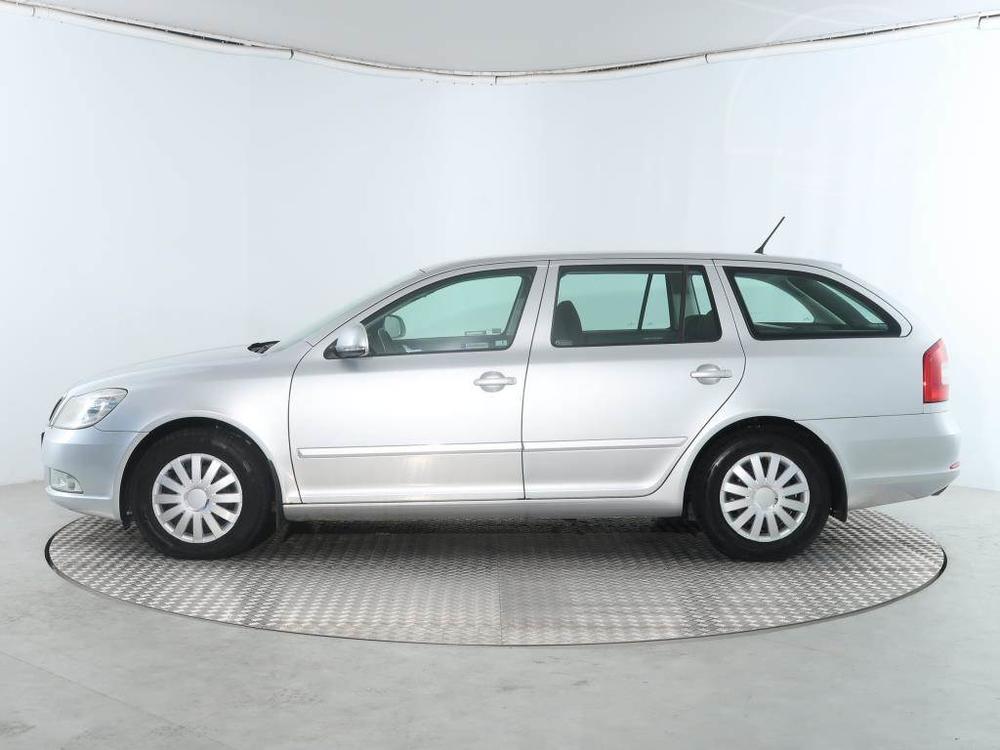 koda Octavia 1.6 TDI, Xenony, Klima