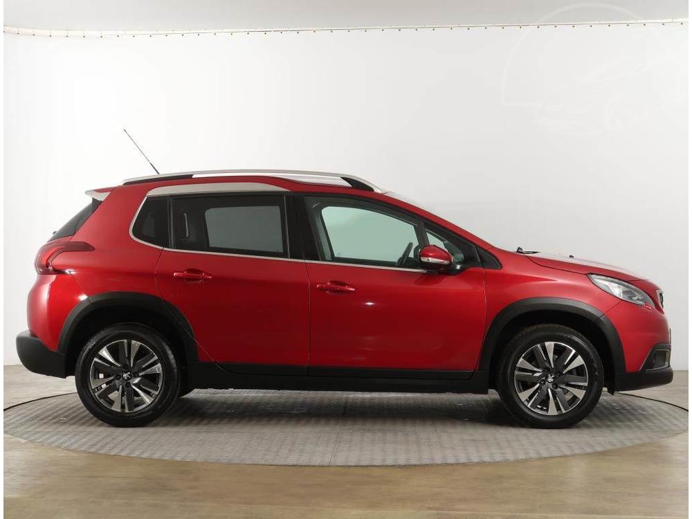 Peugeot 2008 1.2 PureTech, Automat, R