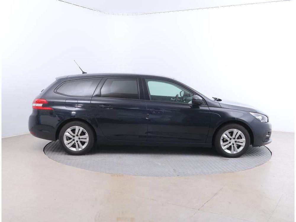 Peugeot 308 1.2 PureTech, NOV CENA, R