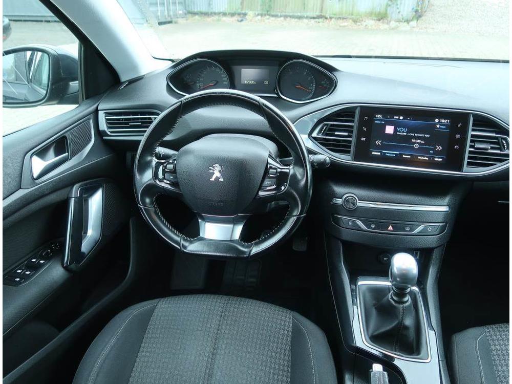 Peugeot 308 1.2 PureTech, NOV CENA, R